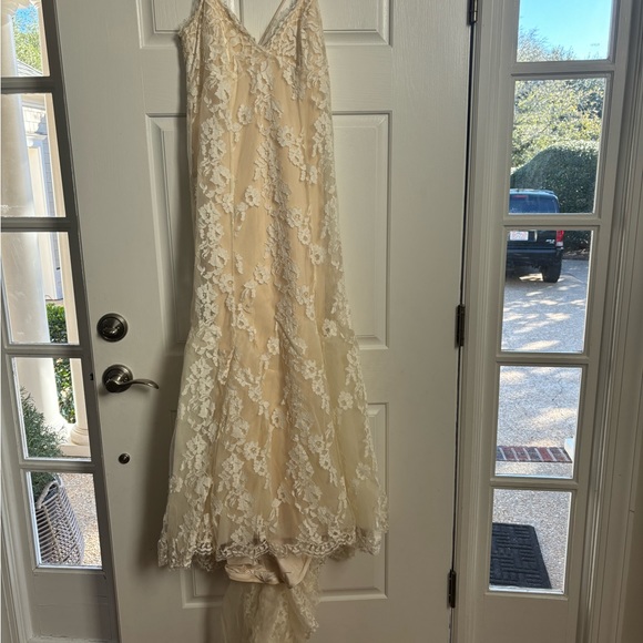 Anna Maier Ulla-Maija Couture Wedding Gown size 8 (loose fitting style) - Picture 6 of 7